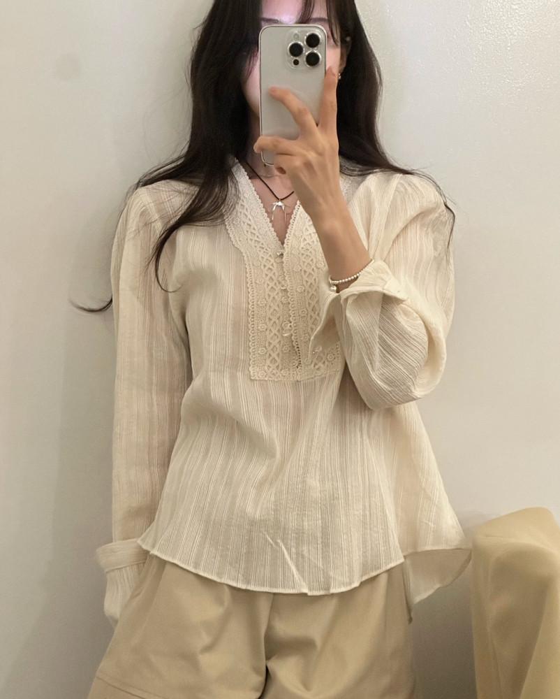 밋토 여성 봄 레이스 브이넥 스트라이프 루즈핏 긴팔 블라우스