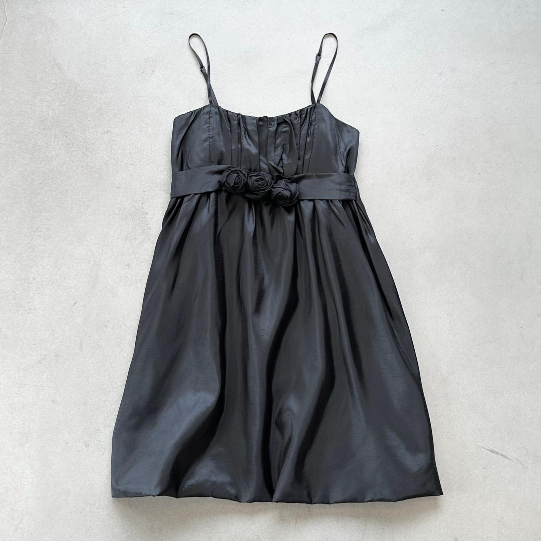 Black flower motive balloon one piece