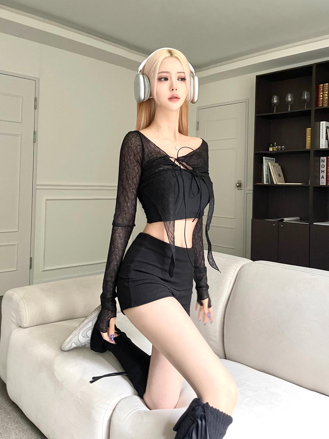 1183. Cut out string crop cardi (2color)