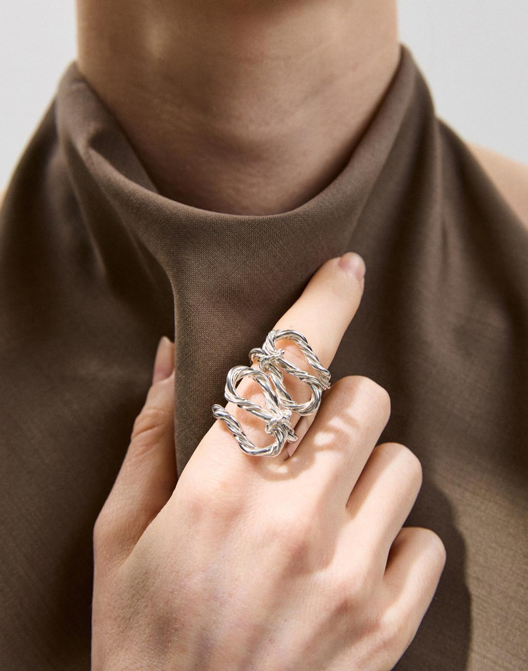Twist Ring. Silver