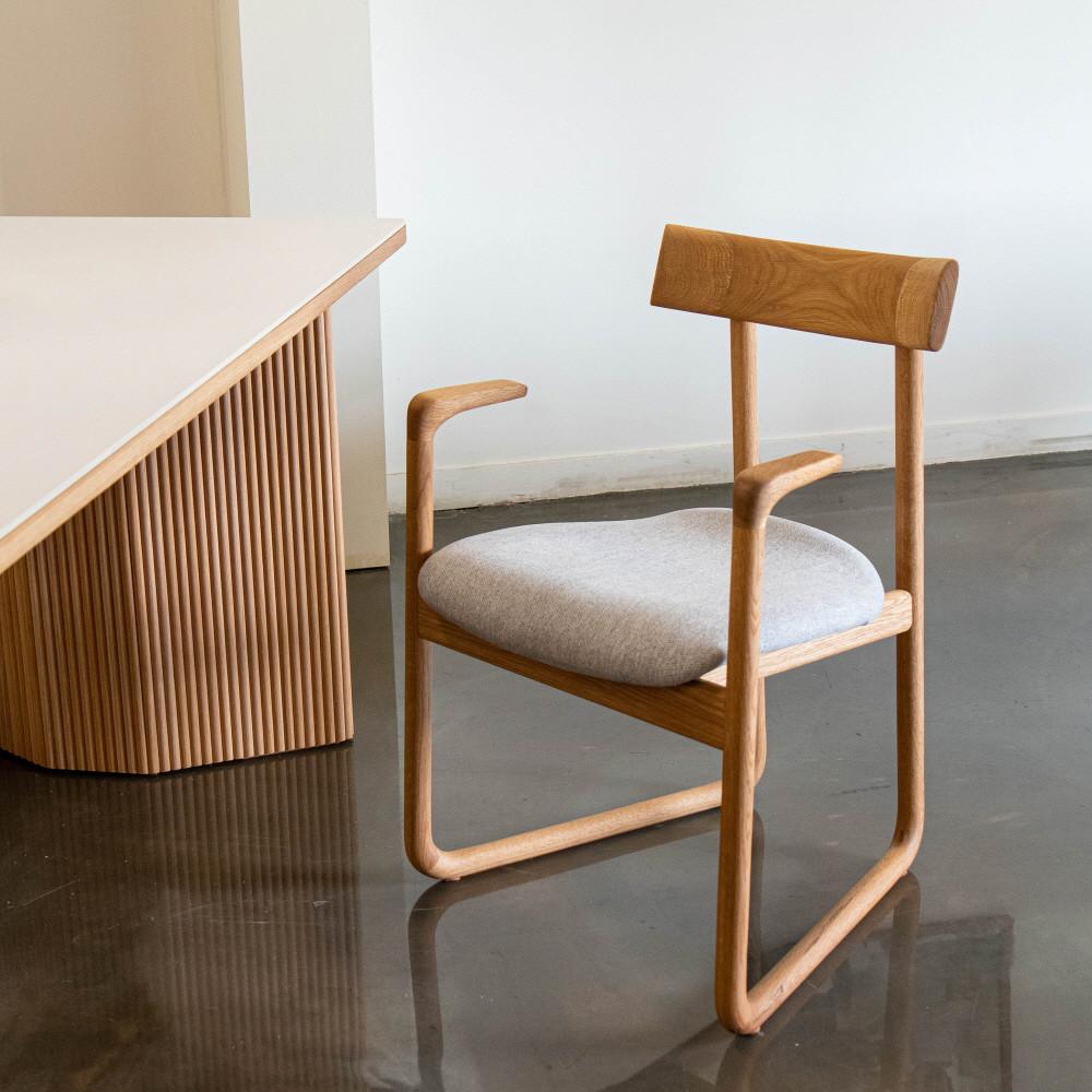 브릭나인 볼란테 오크 원목의자