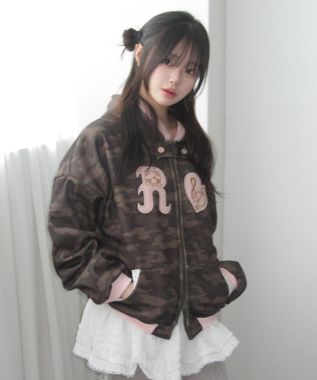 누아브 핑크 퍼 밀리터리 키치 자수 오버핏 후드 집업