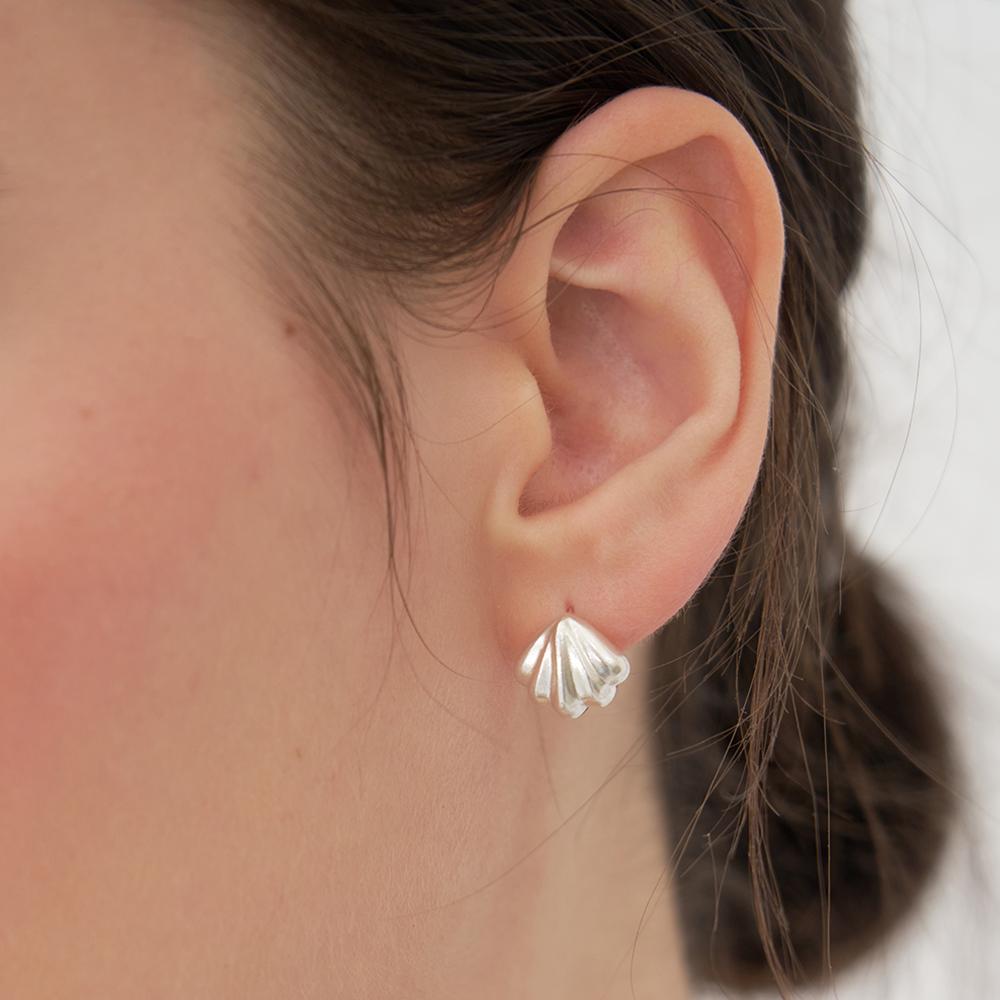 Shell Flow Earring