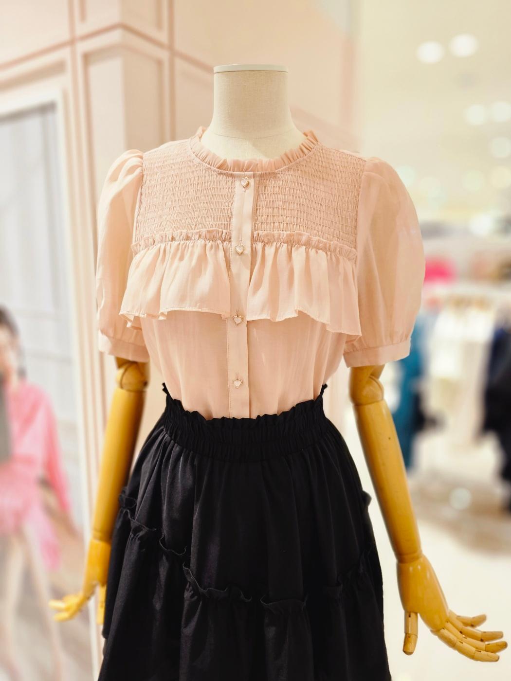 [SATIN] 프릴 하트버튼 블라우스(S232C206)