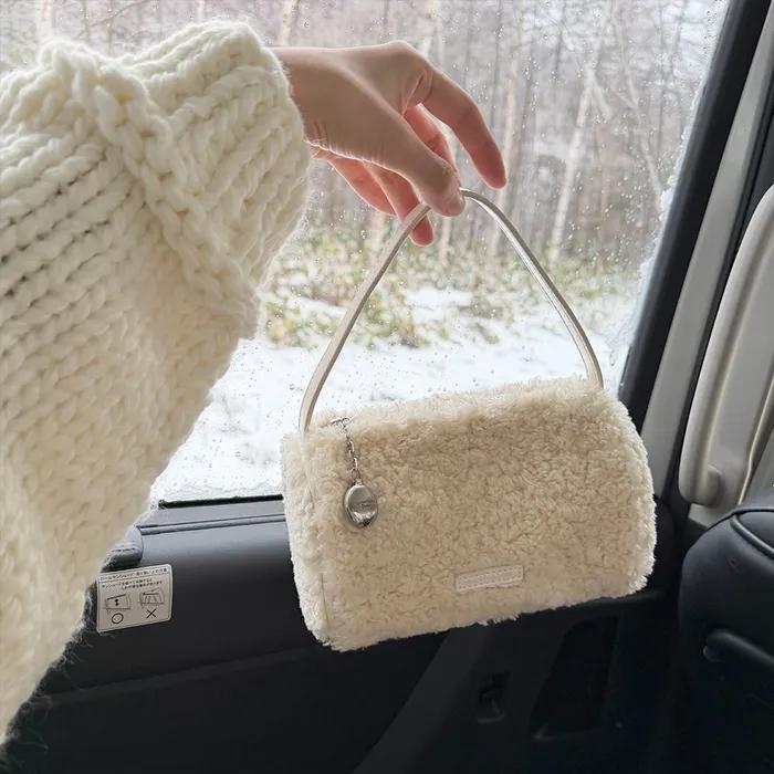 [4th] Fur Loli Tote Bag - Cream