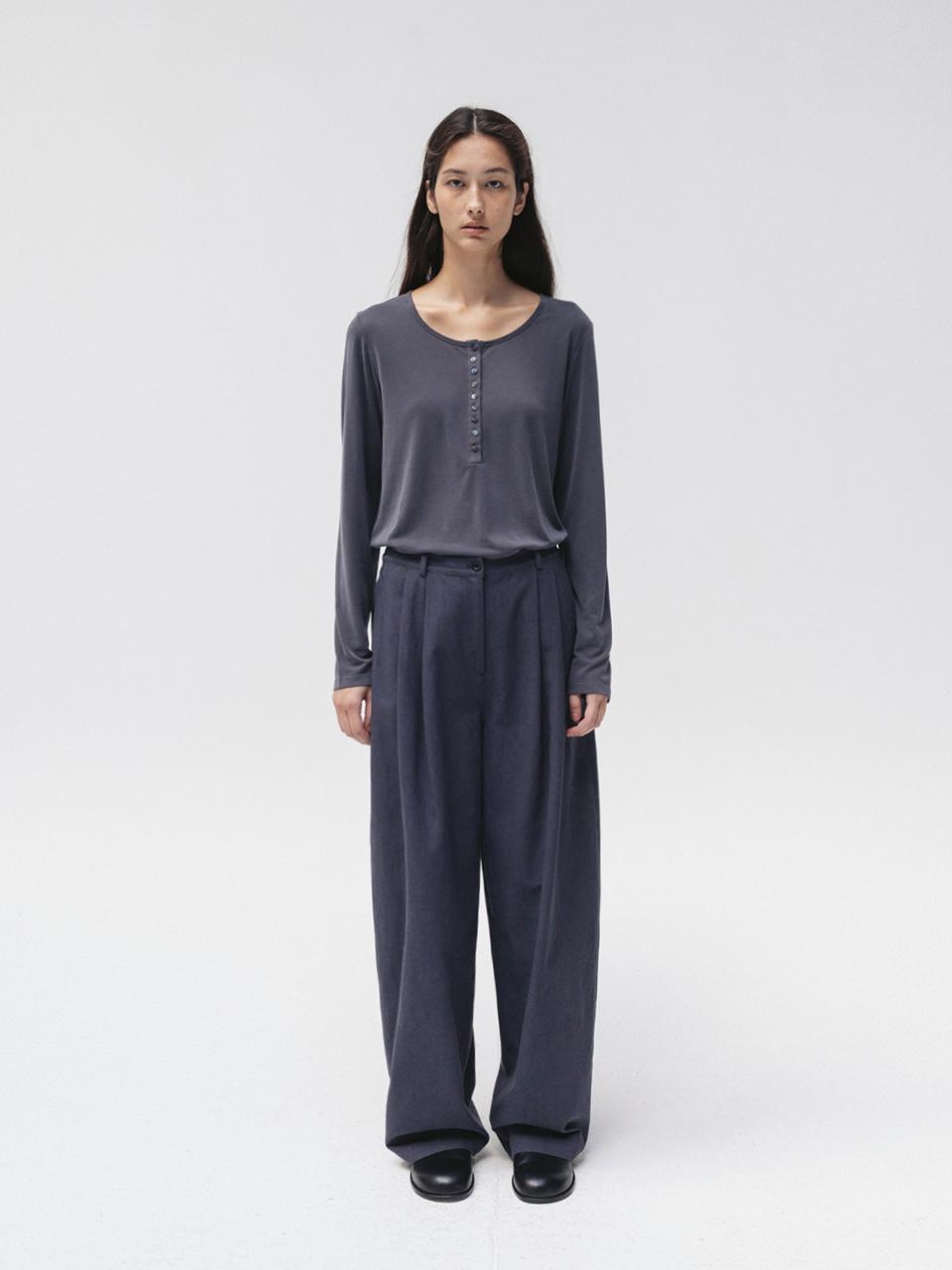 soft button top (dusty blue)