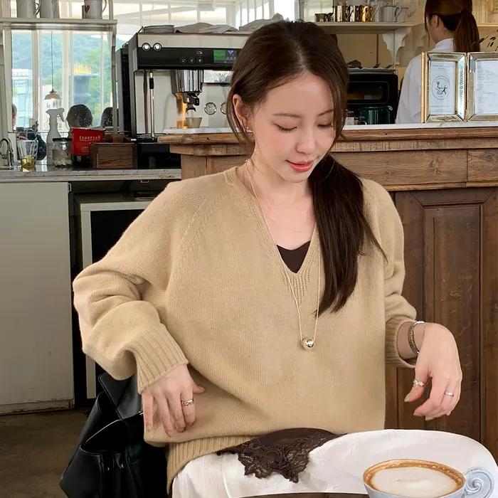 [강문경 PICK] CASH MERINO WOOL V-NECK KNIT_BEIGE (OE3C2CKN91)