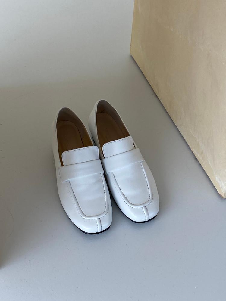 엠보스티치 단화