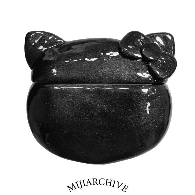 HE!!O K!TTY (BLACK PEARL)