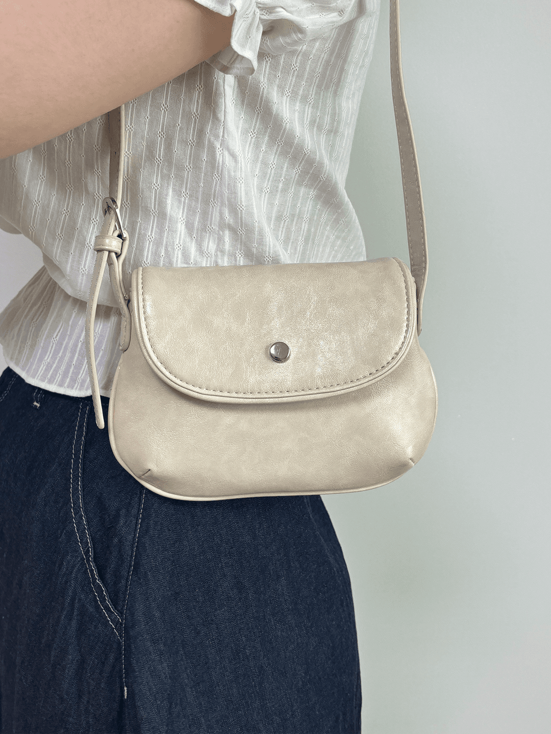 Middle shoulder bag