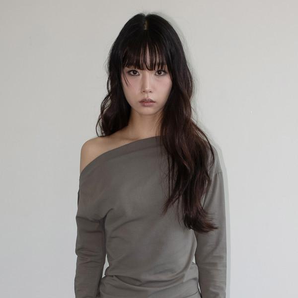 [4차] ONE-SHOULDER ELASTIC T (MUD)
