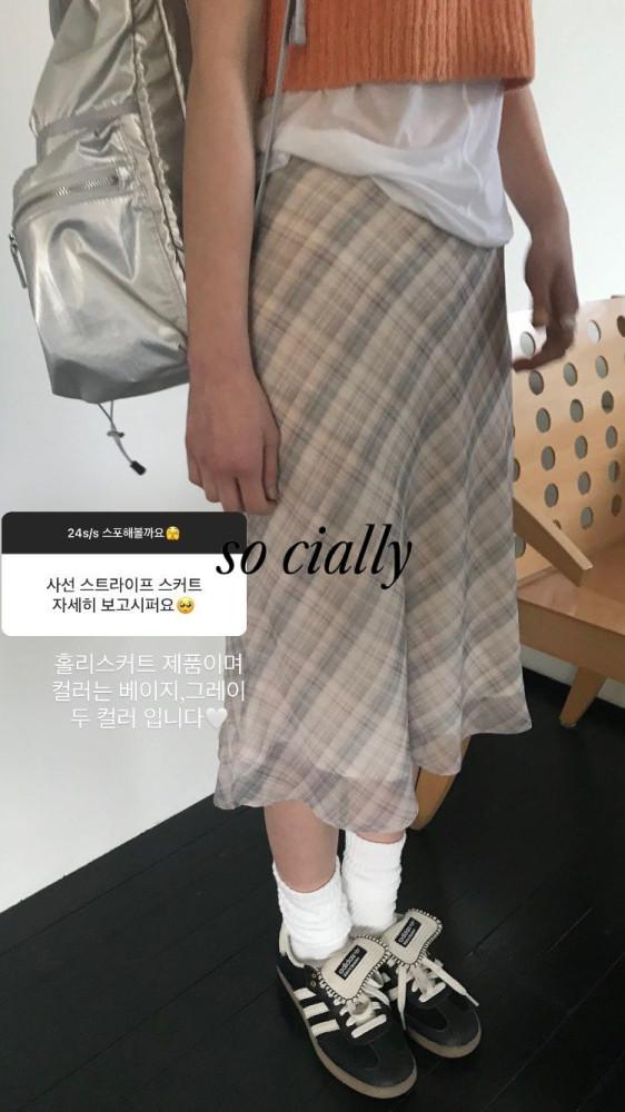 [당일출고]  we are 위아 24ss 홀리 스커트 리본