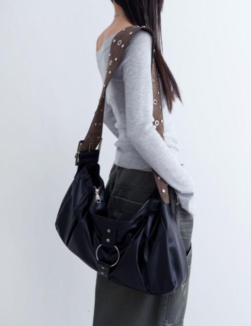 circle stud bold strap bag