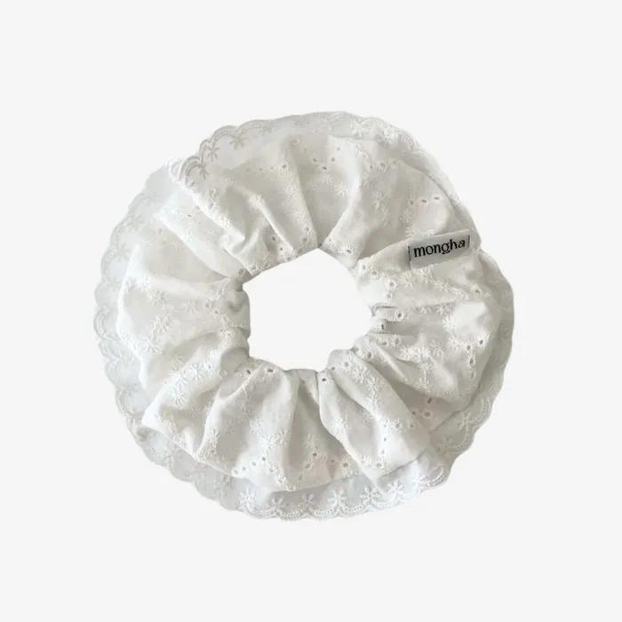 Hair scrunchie_lace bloom