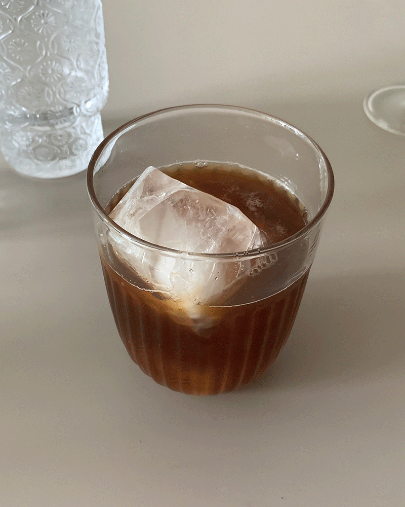 Coy glass (1c)