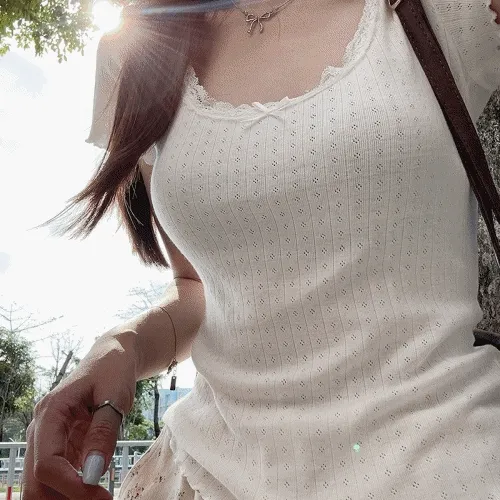 [고급 버전] U넥 레이스 펀칭 반팔티