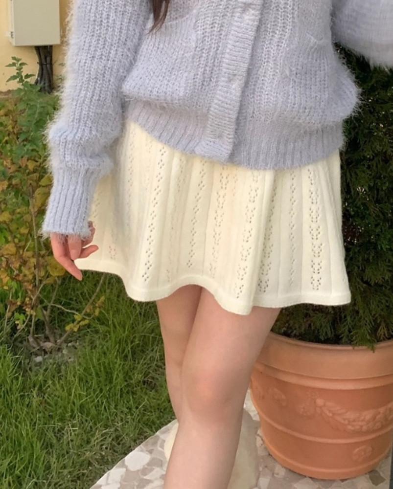 [ 아이/블랙 바배 ] 소프트 니트 자수 스커트 🍦