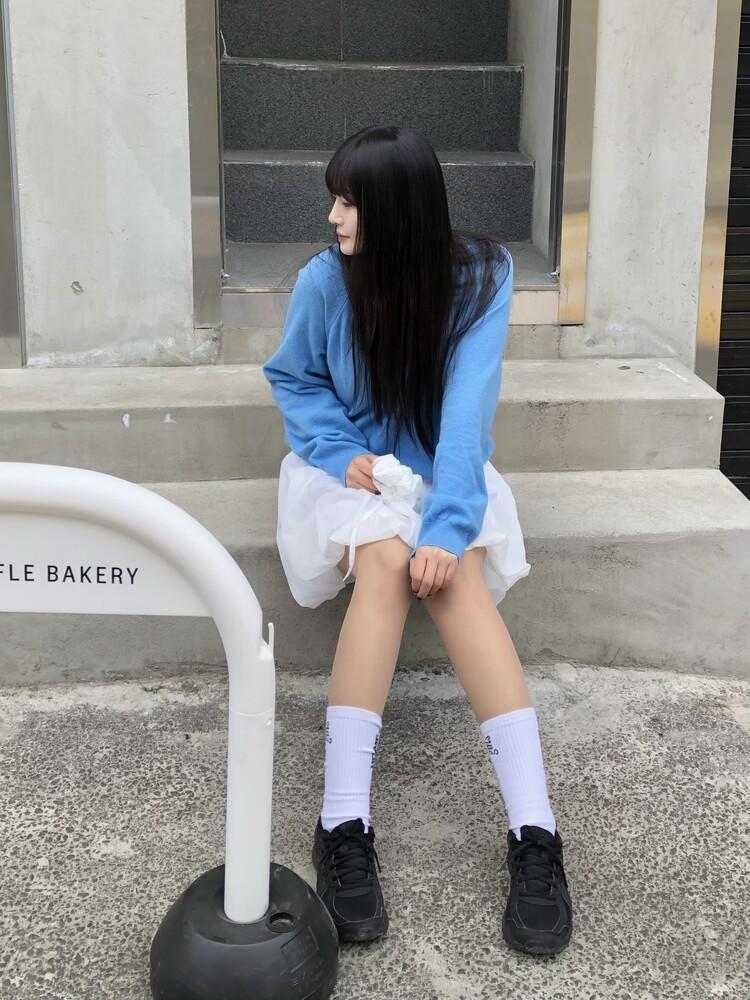 시모네 FEVER V-NECK KNIT