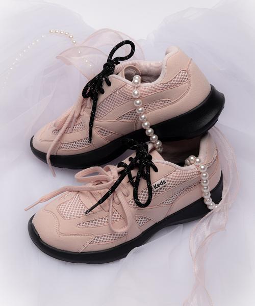 디어 스니커즈(5XM02418H651)