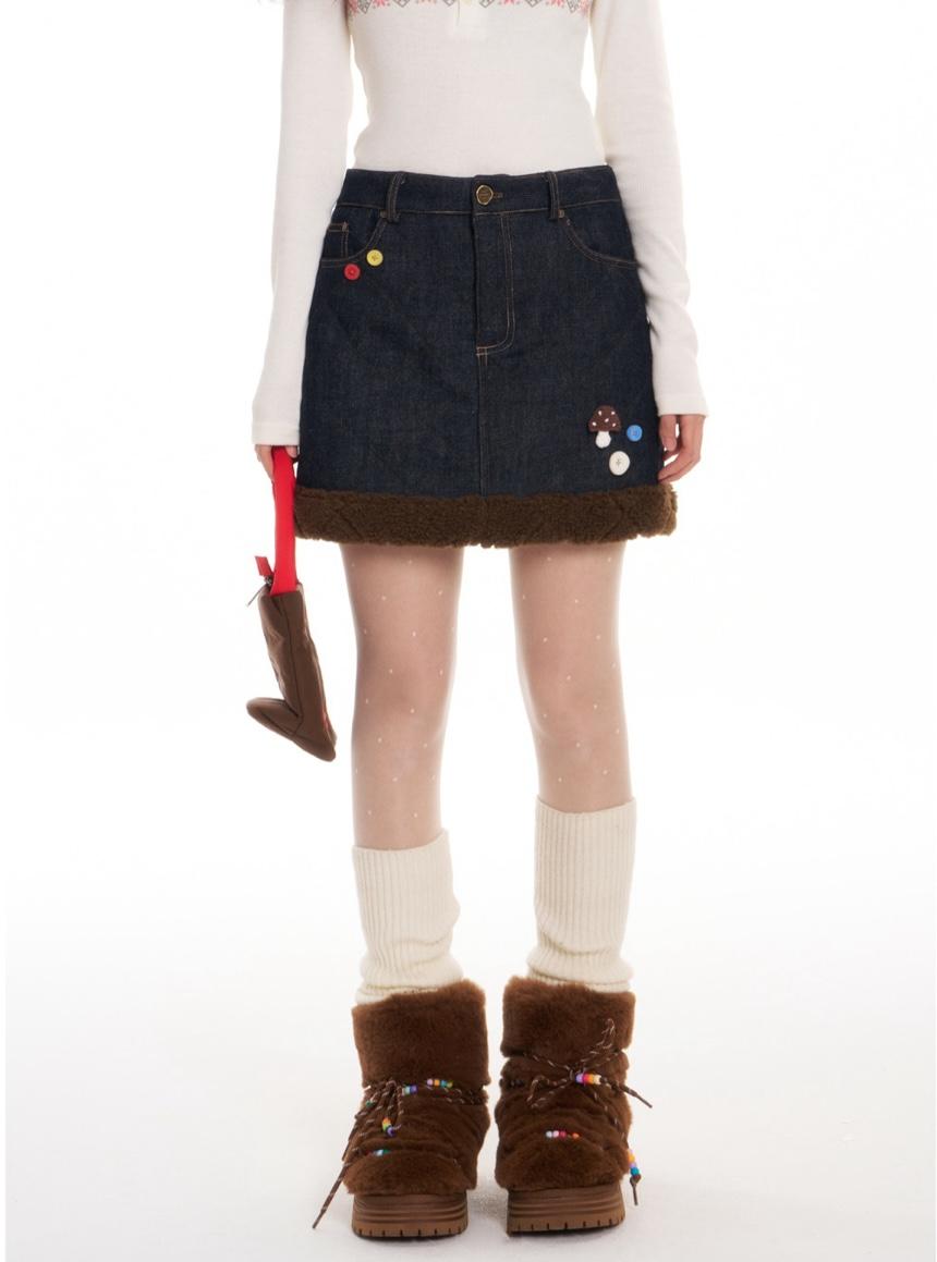 BETWEENAND Furry Quilted Denim Skirt