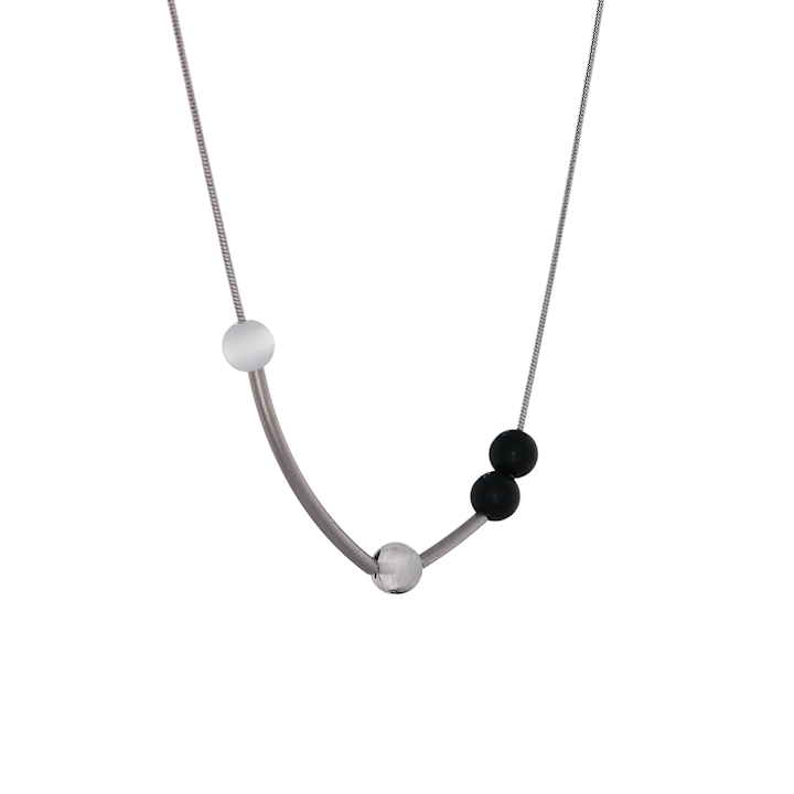 black asymmetry necklace (RED VELVET 슬기 착용)
