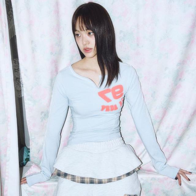LACE NECK BUTTON LONG SLEEVE ANGEL FALLS