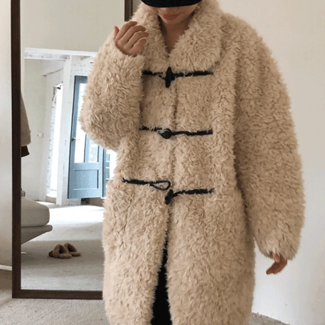 [오늘출발/러블리룩/데일리] 룬드 토글 단추 퍼 코트