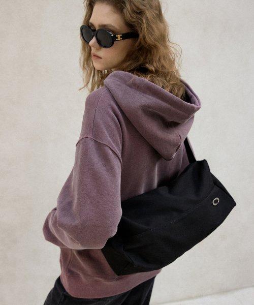 CP2. SQUARE MAIL BAG BLACK