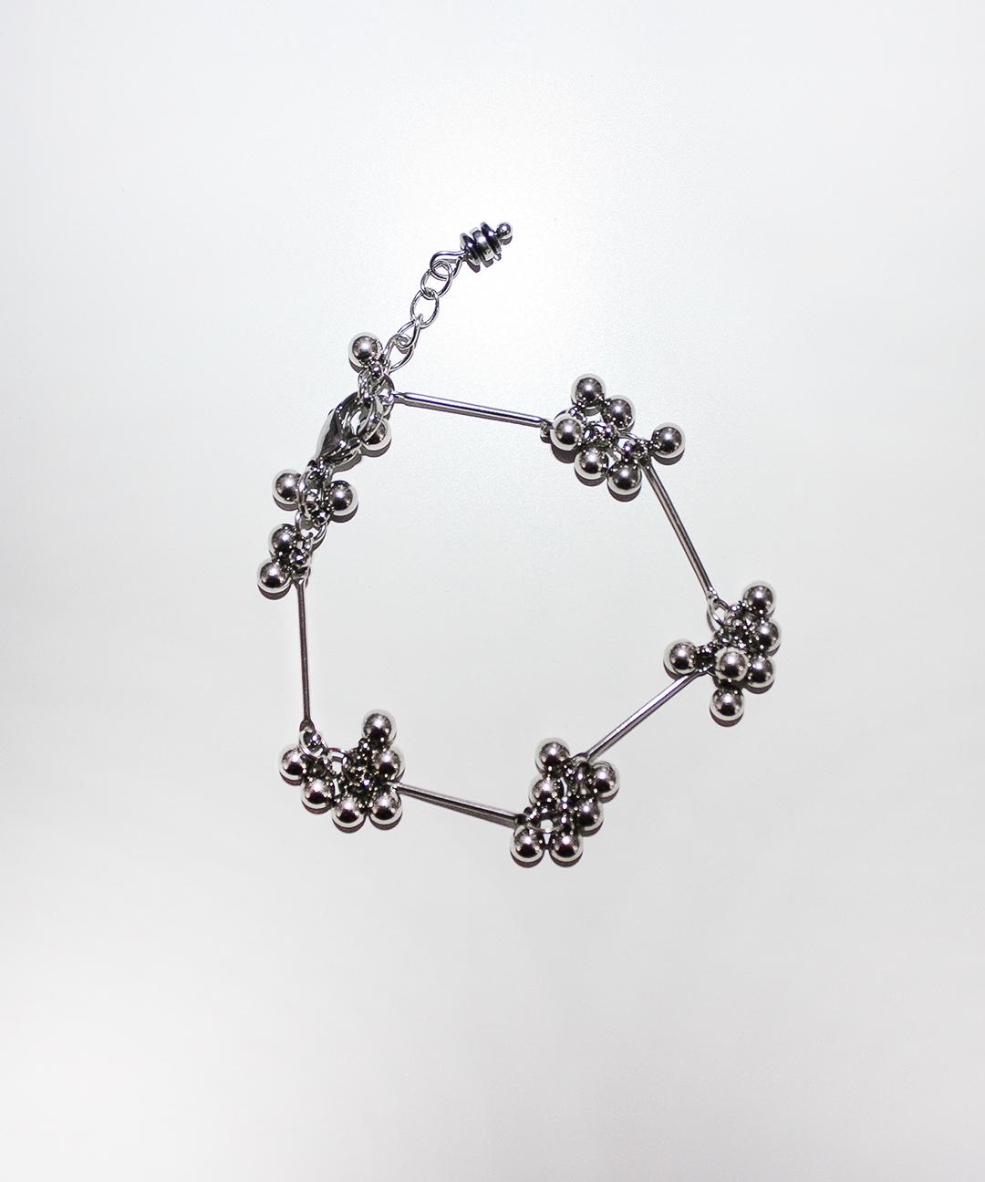 SLIVER BERRY BRACELET