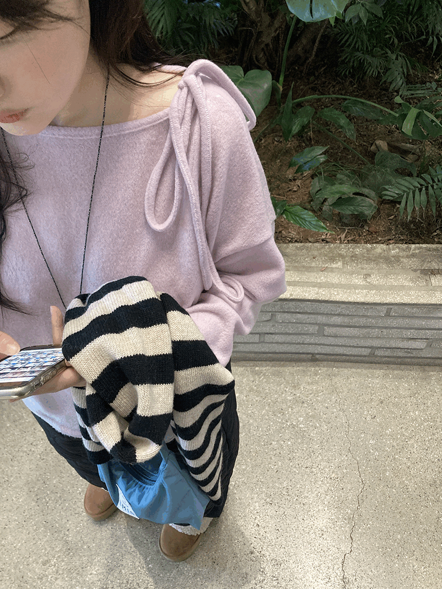 디셈버 오프숄더 리본 니트 (3c)