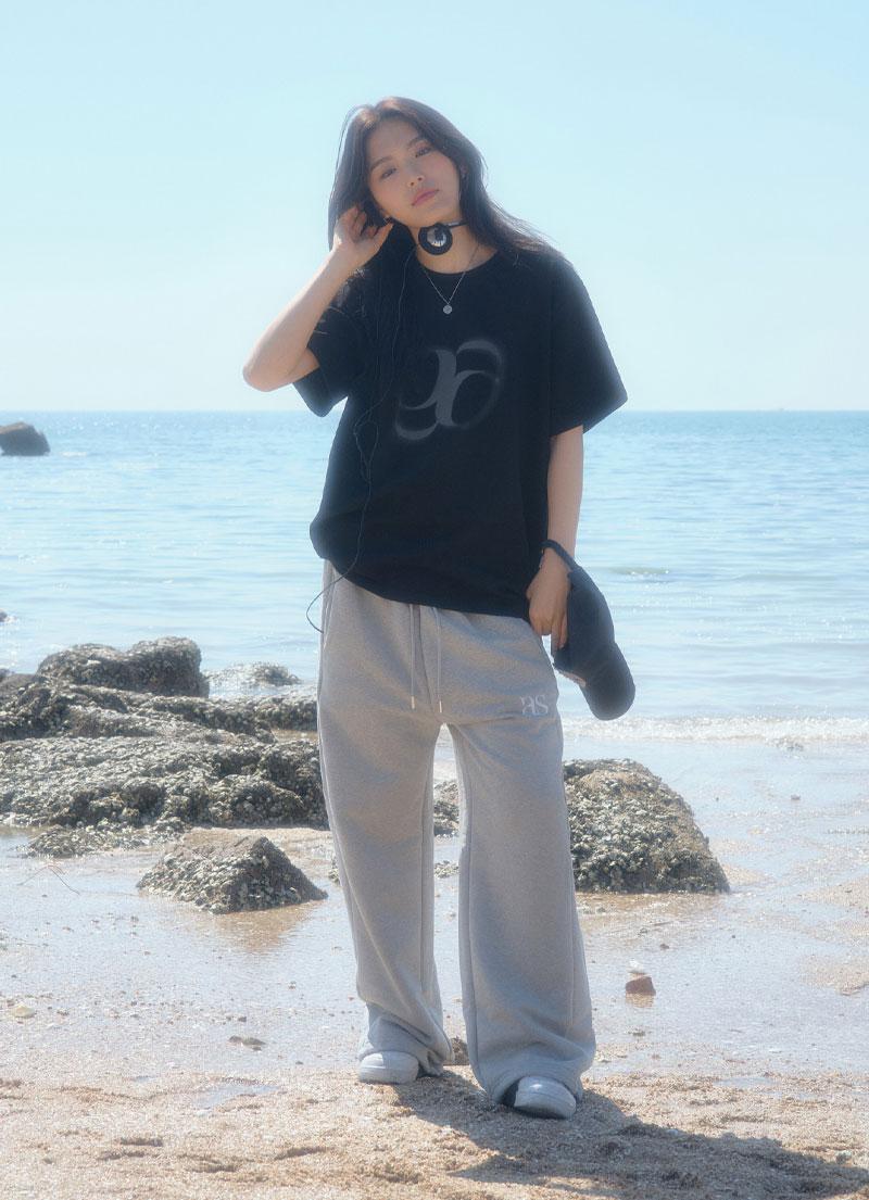 HOLIDAY OVERFIT T-SHIRT / BLACK / 6.7 순차 발송 예정