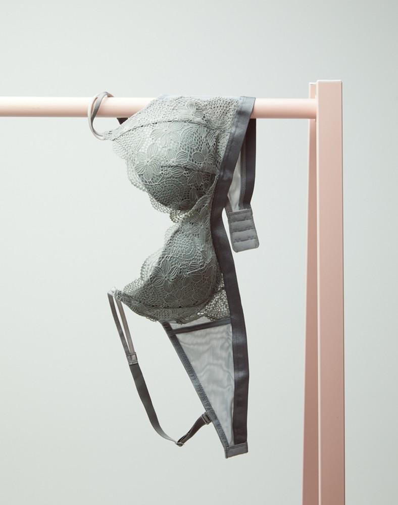 질 바이 질스튜어트 다크블루 레이스 브라 JLUN3G931B3