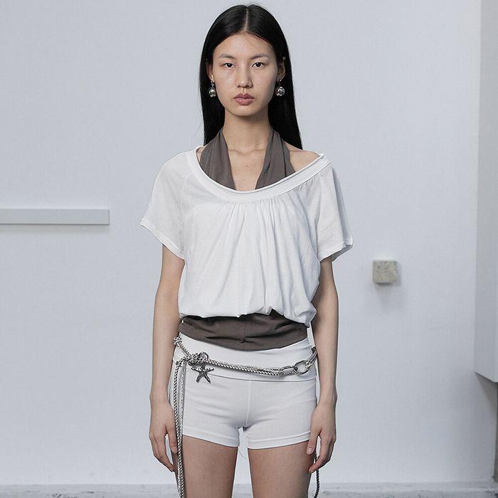 ROUND DRAWSTRING HEM TOP / WHITE