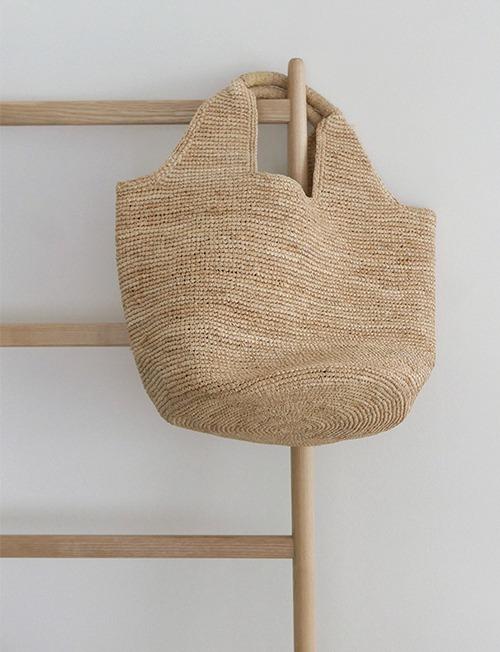 Abu raffia bag
