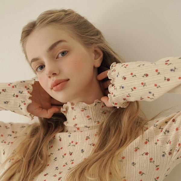 EYELET TURTLENECK TEE - vintage flower