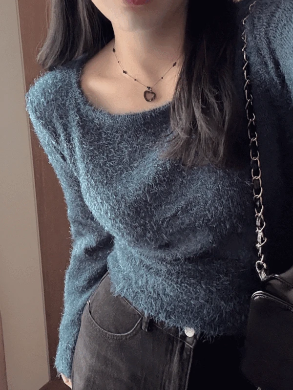 너울 스퀘어넥 깃털 니트