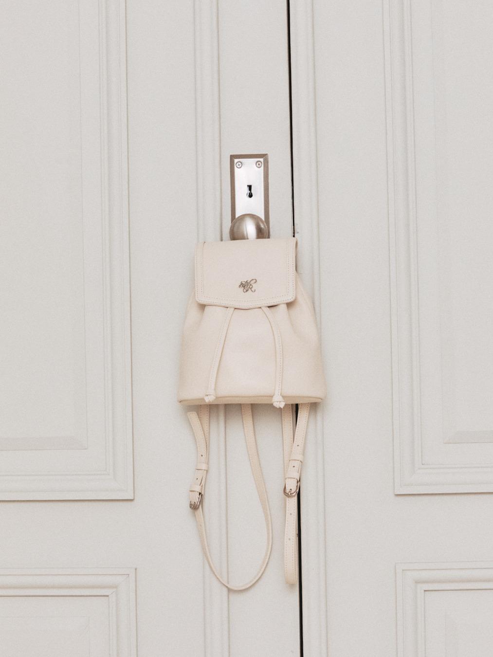 [10/1 예약배송]Rosie backpack (Ivory)