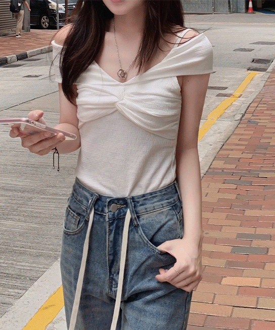 라떼 오프숄더 티셔츠 (2color)