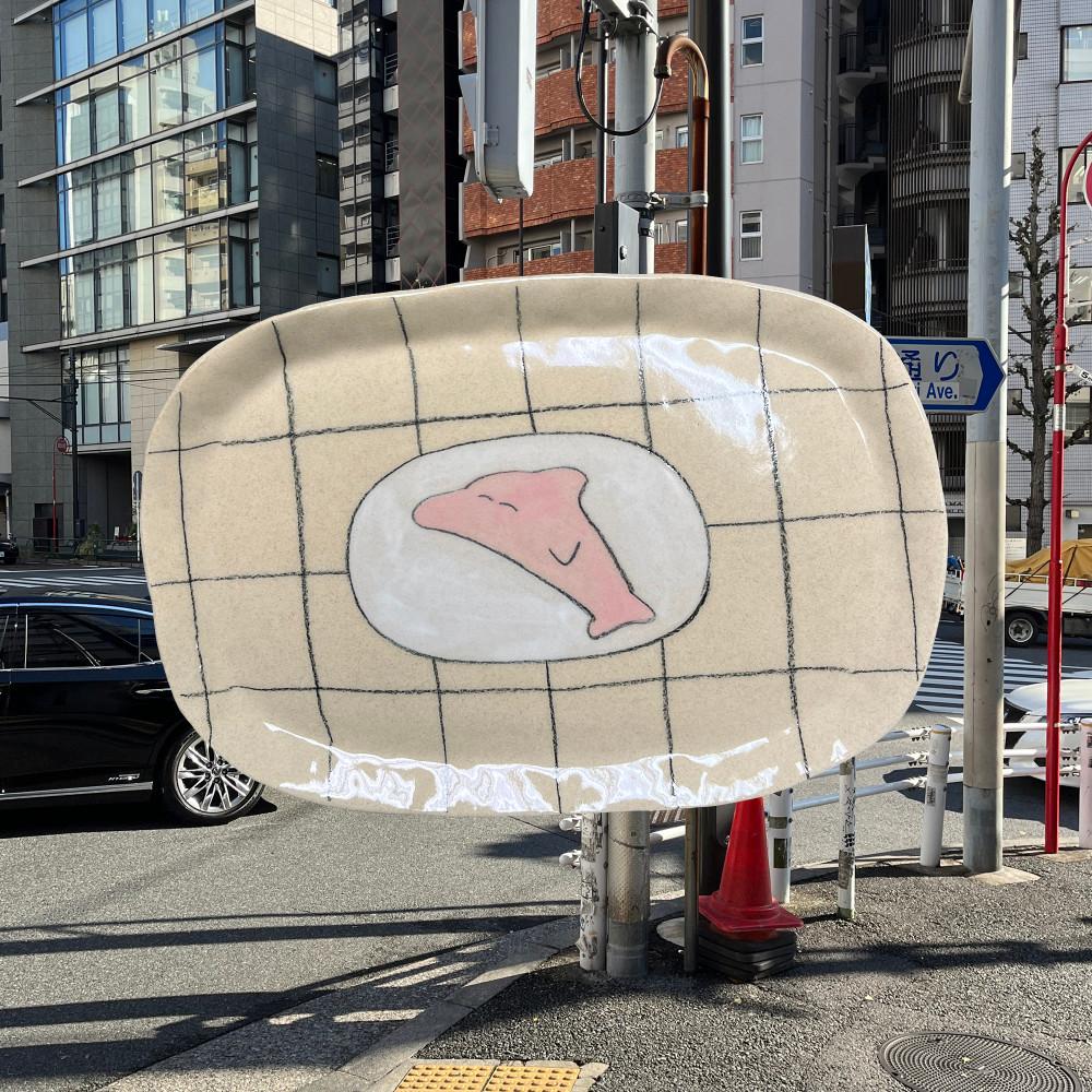 돌고래와 빵 접시, 스테디너리
