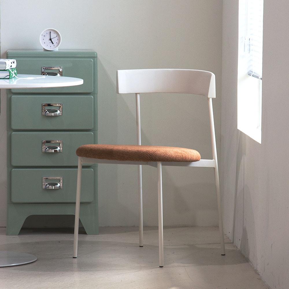 피크 원목 등받이 이지클린 패브릭 식탁 의자