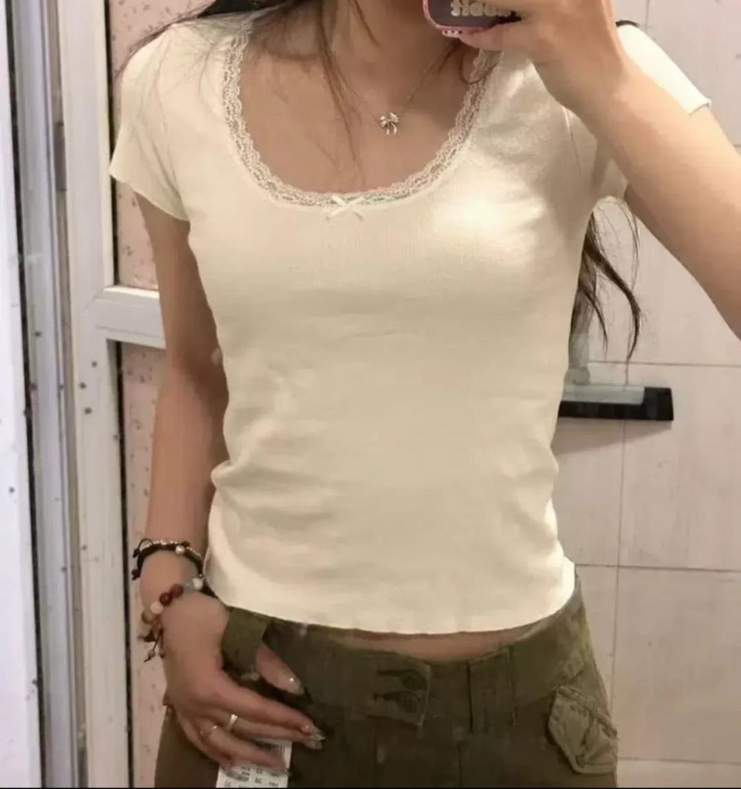 브랜디멜빌 스쿱넥 티셔츠 brandy melville 크림 | 후루츠패밀리