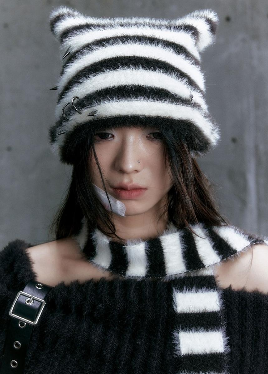 [예약 판매 10% Sale] CestNous Rebellious rivet cat ears hat & punk striped scarf