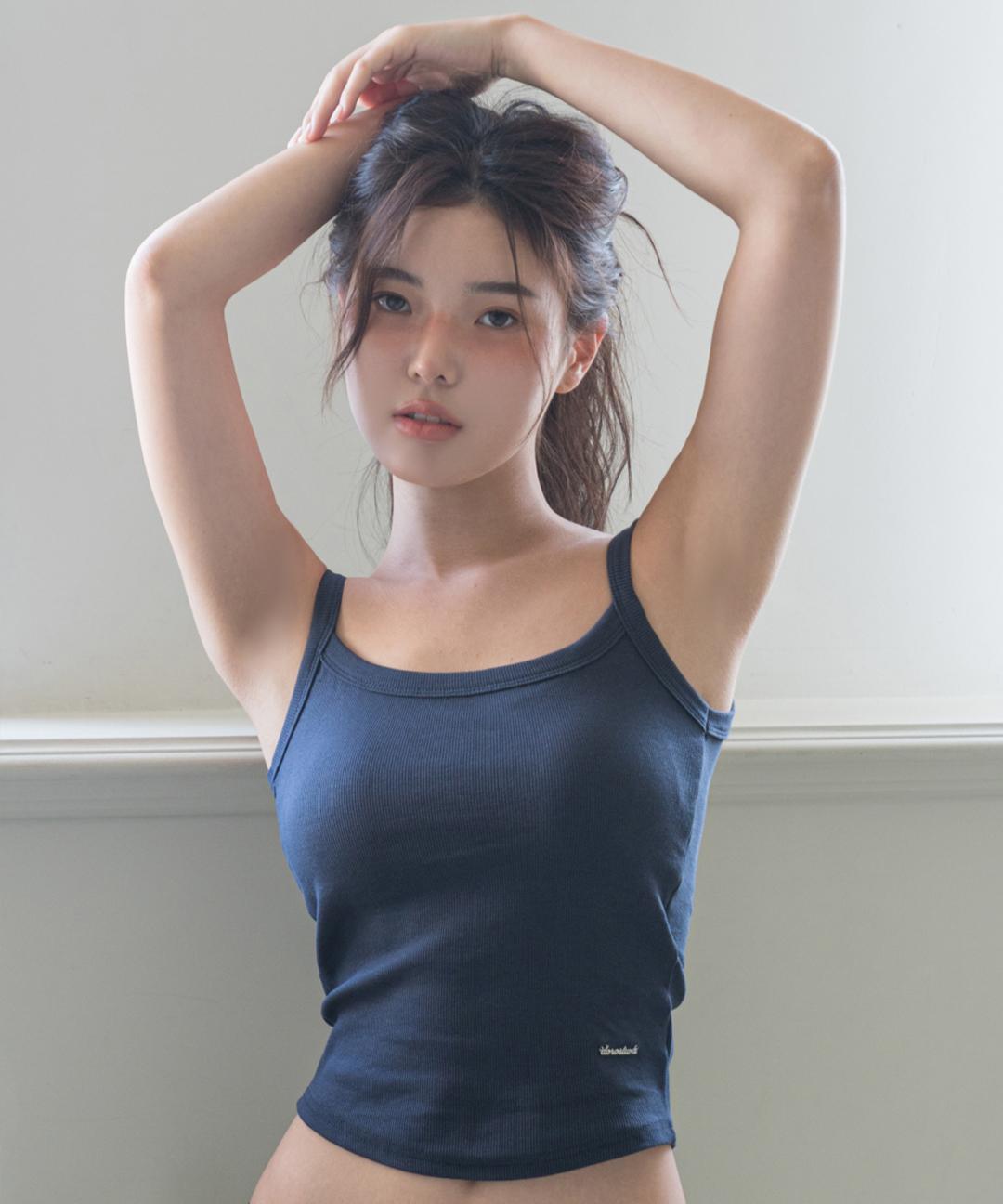 도로시와 풀샷몰드 스탠다드 와이드 라운드넥 나시 (캡고정)