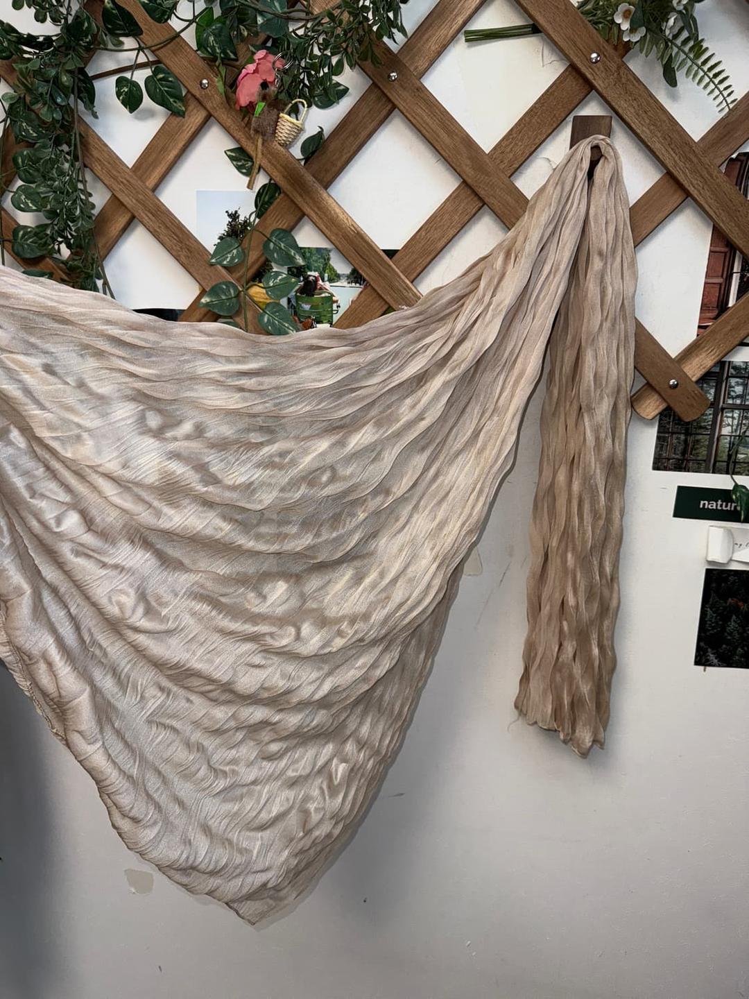 Ivory silk wrinkle maxi scarf | 후루츠패밀리
