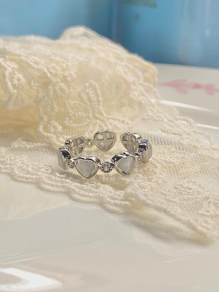 white heart ring