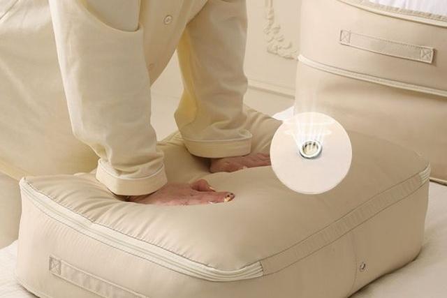 부피를 반으로! 신개념 압축 파우치 확장형 옷수납 이불가방 보관함 2size