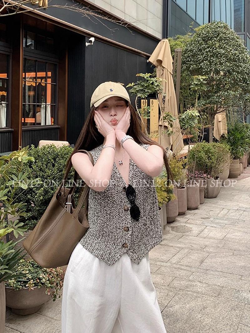 Ethnic Vintage Wood Button Knit Vest