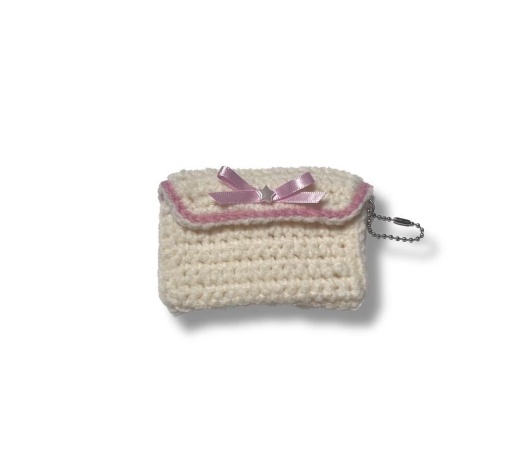 Ribbon a card wallet.