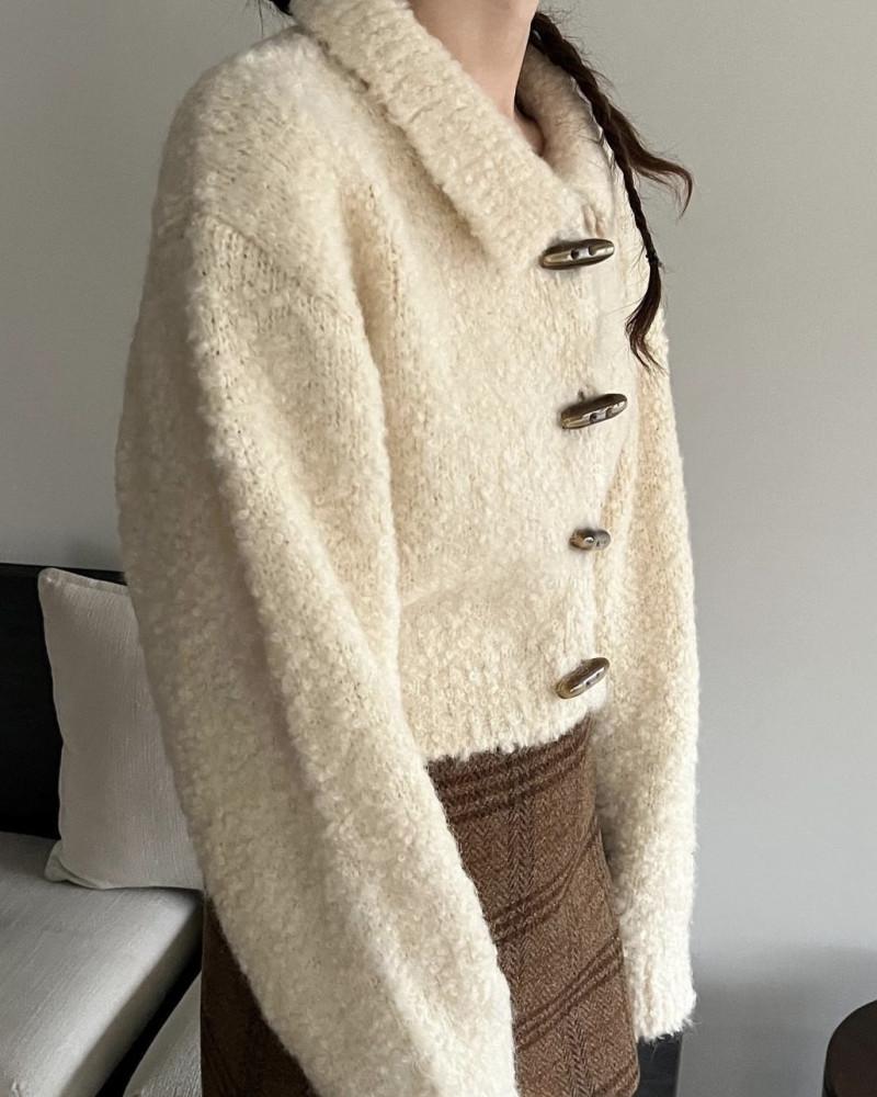 NEU ADULT 노이어덜트 울 알파카 브러쉬 토글 크롭 가디건 (4color)