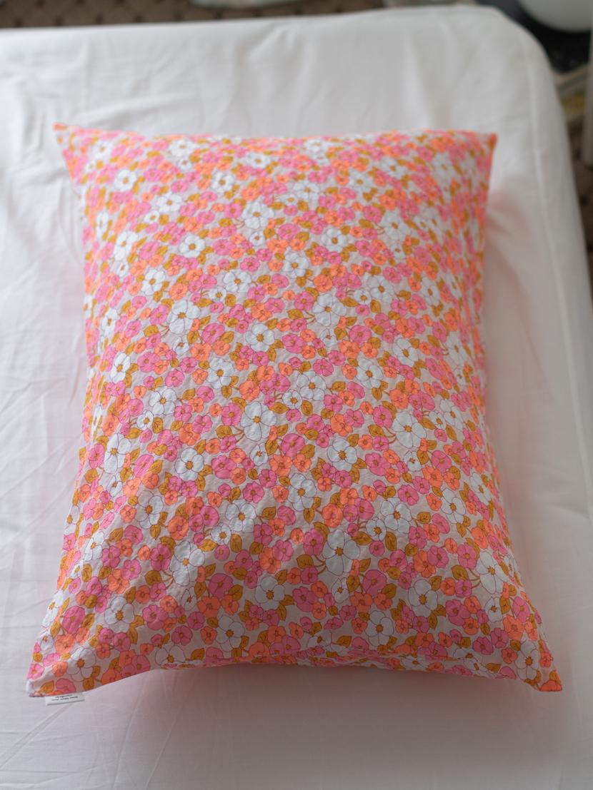 네온코랄 베개커버